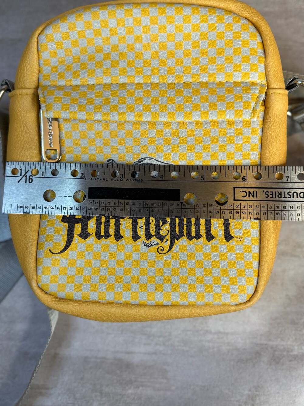 Buckle-Down Harry Potter Hufflepuff Checkered Crossbody Bag - Picture 6 of 7